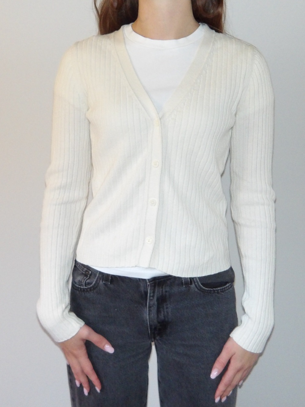 Wilfred Off-White Ribbed V-Neck Button Front Cardigan